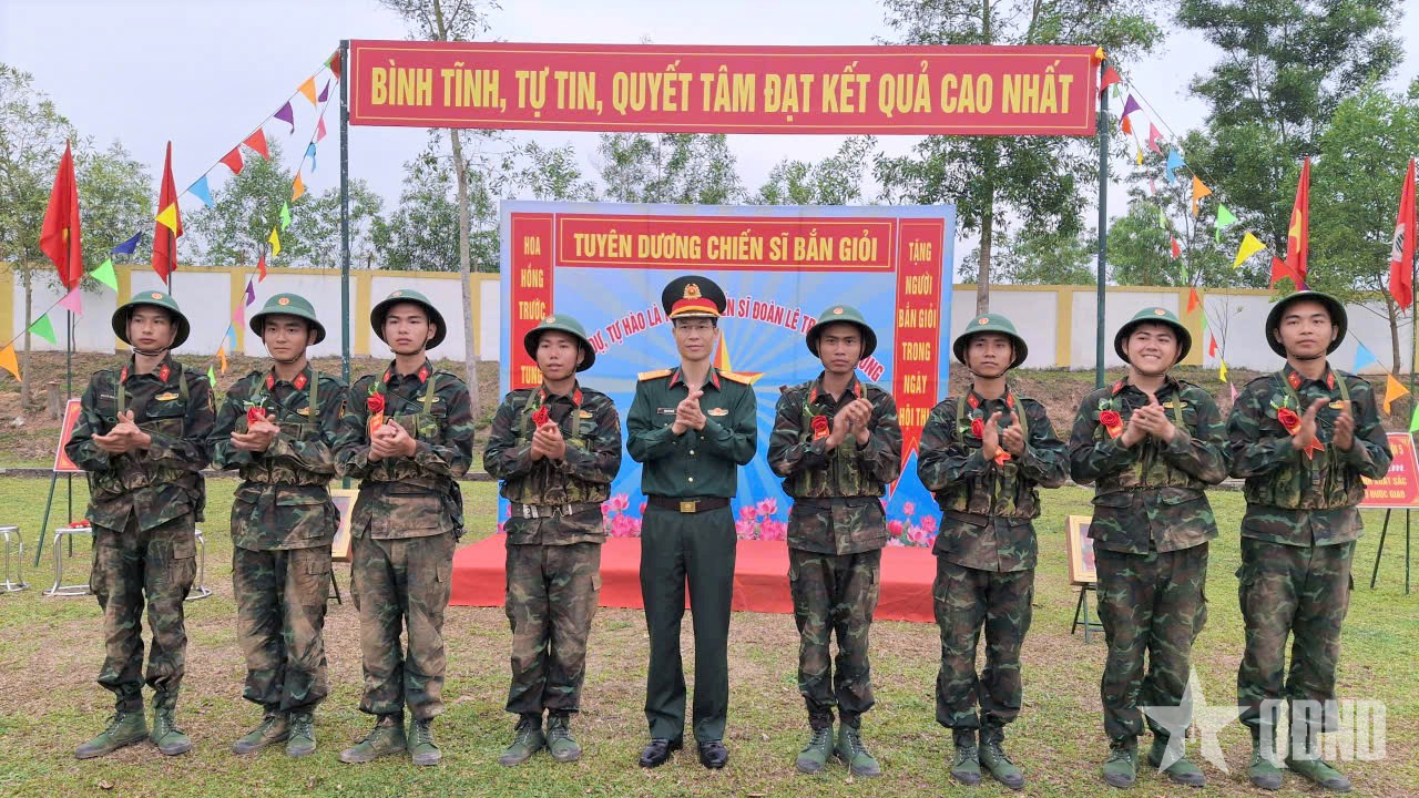 Trung đoàn 18 kiểm tra bắn đạn thật cho chiến sĩ mới